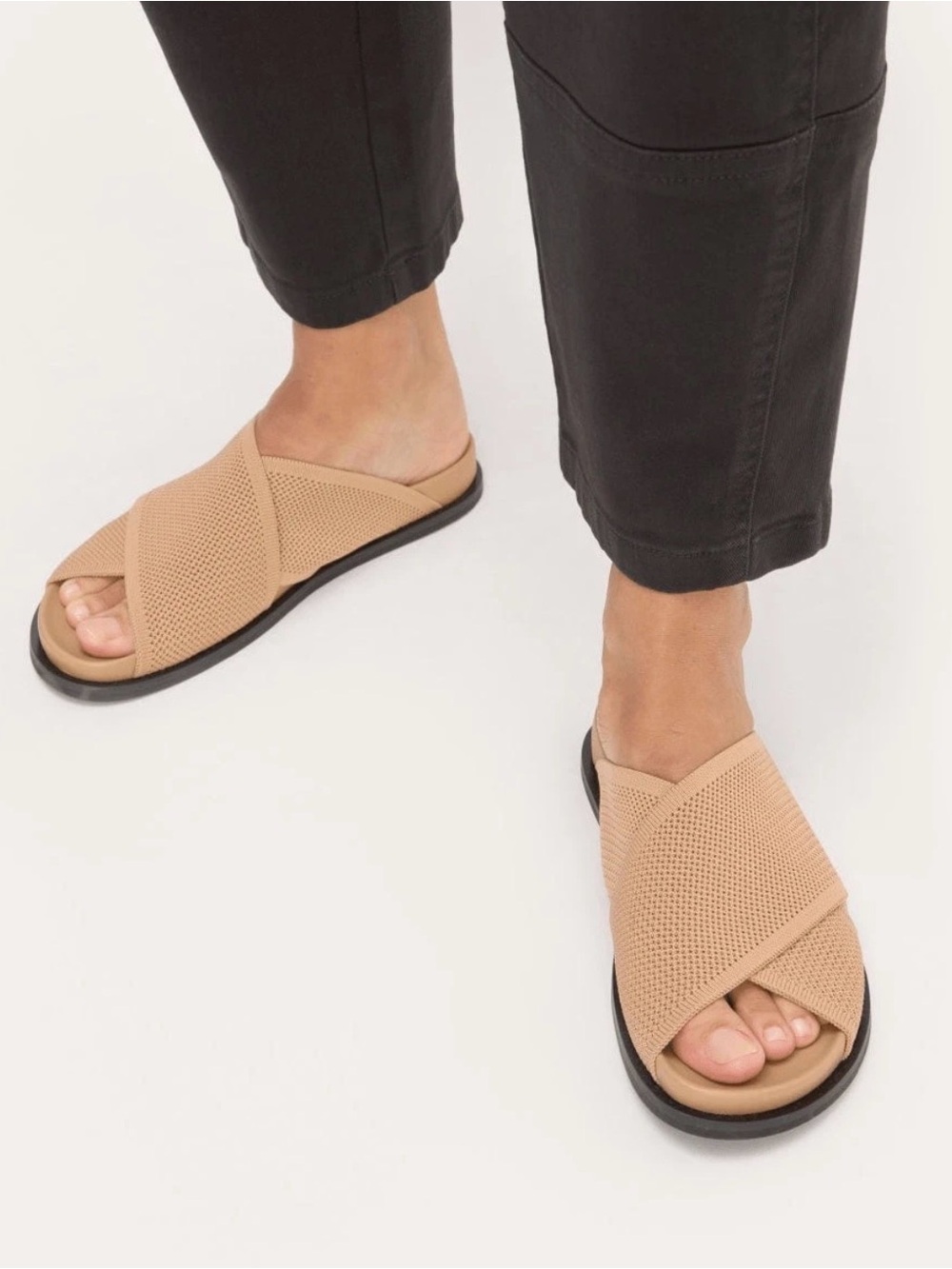 Everlane The ReKnit Form Crossover Sandal Caramel